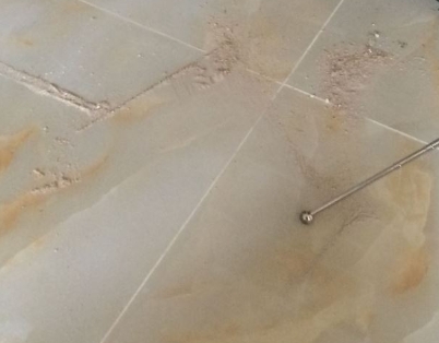 东丽瓷砖空鼓维修公司分享粘合剂选择不当在瓷砖铺贴过程中可能导致以下问题